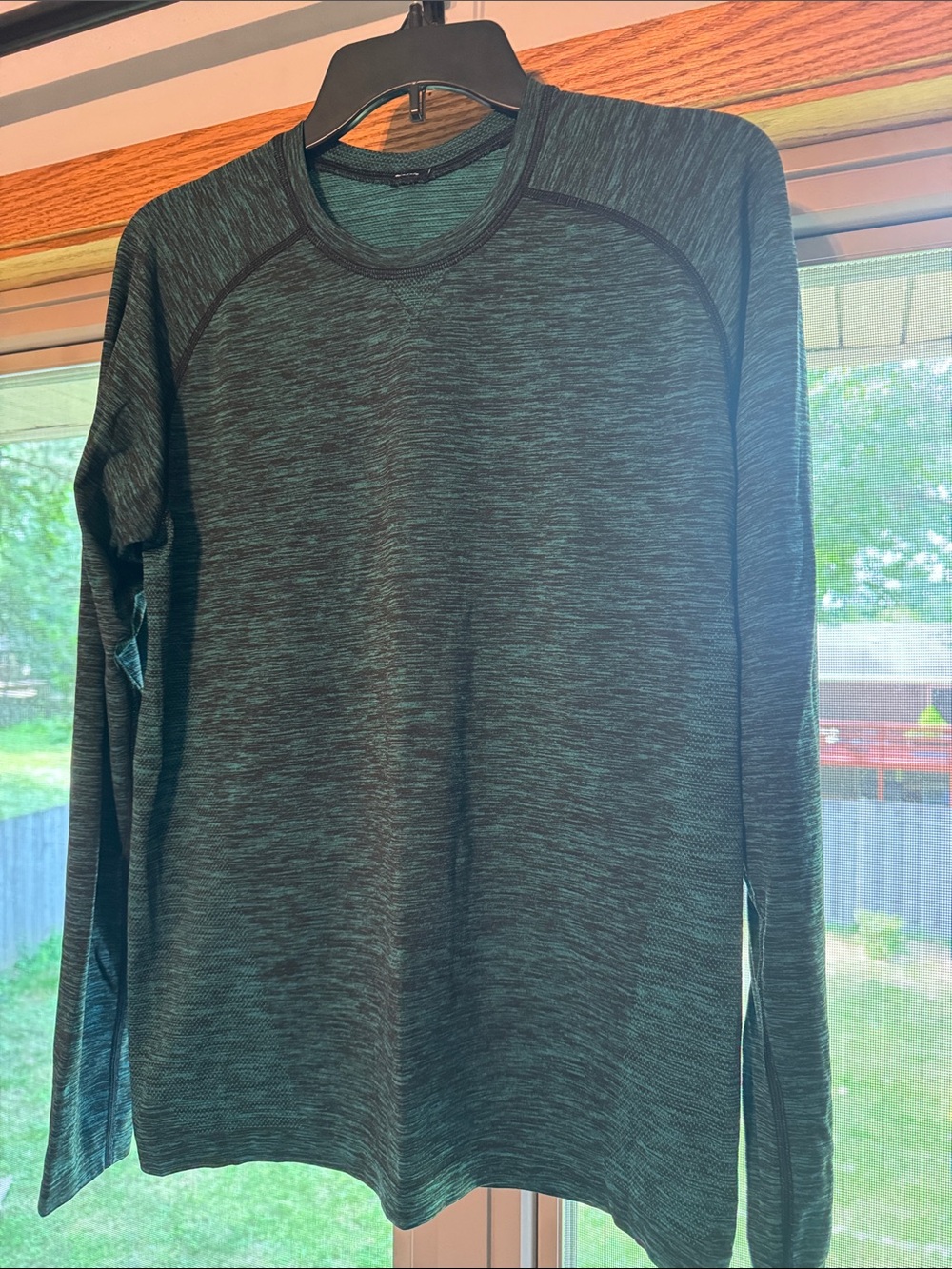 lululemon athletica Men's Heathered Teal and Black Long-Sleeve Crew